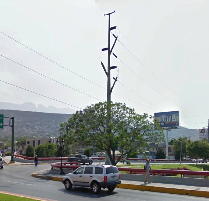 Diseño original del poste de transición de 115 kV en Monterrey